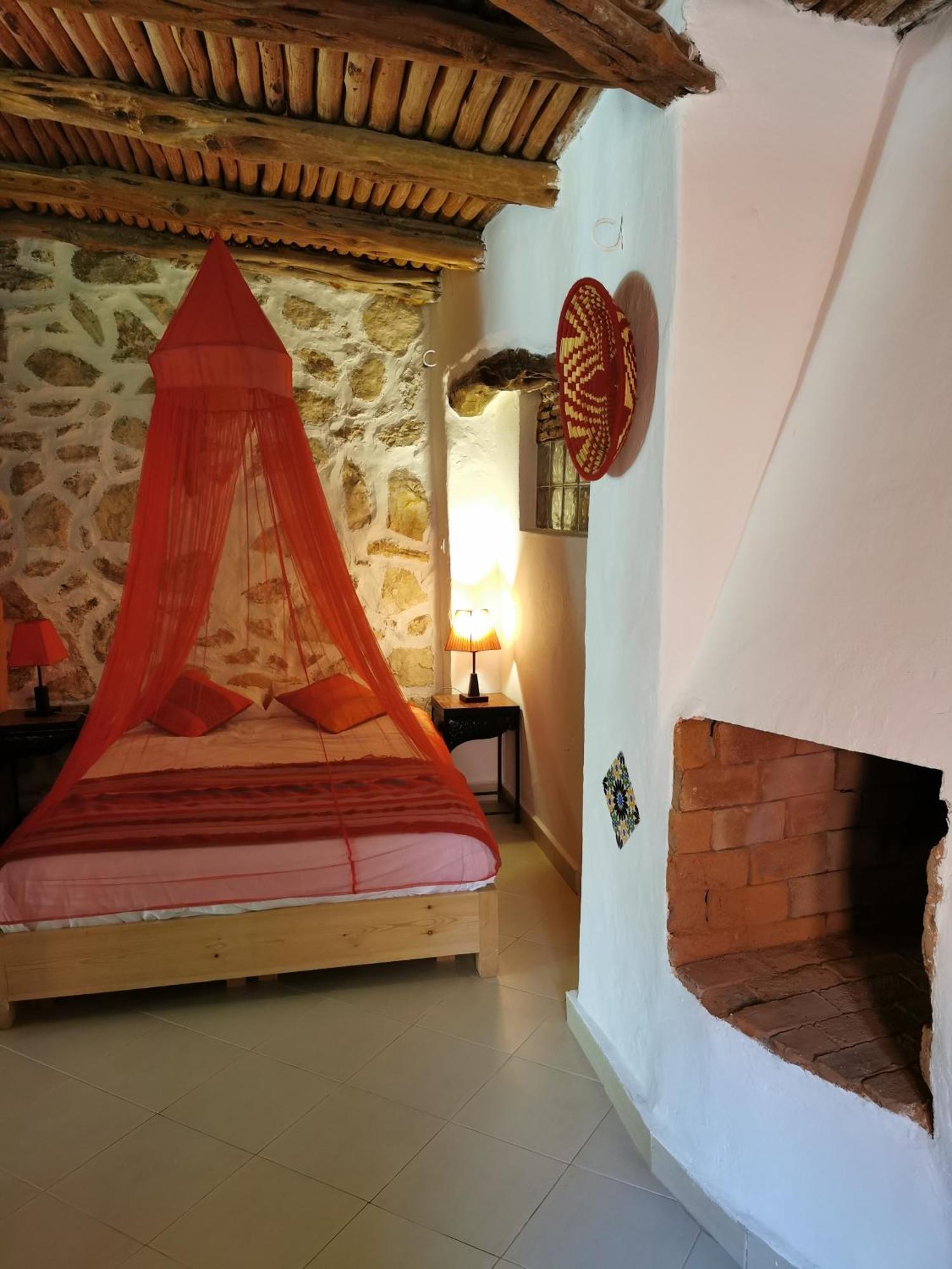 Riad Eucalyptus As-Sawíra Exteriér fotografie