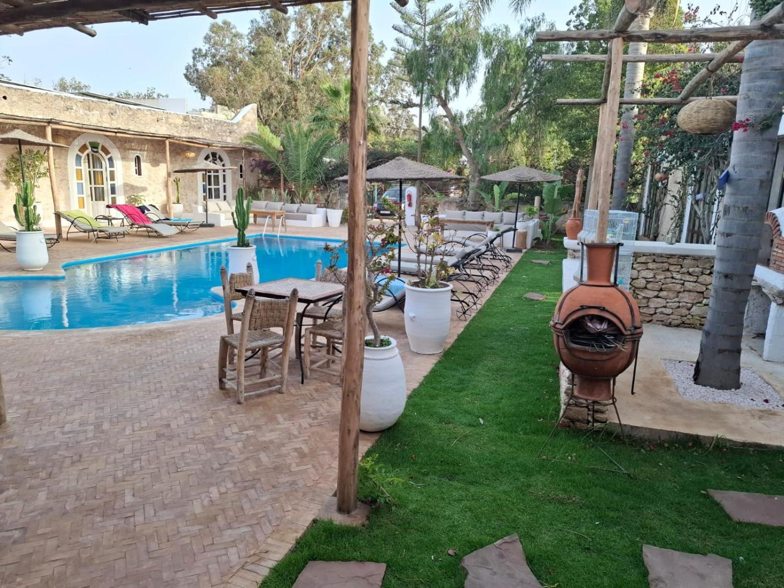 Riad Eucalyptus As-Sawíra Exteriér fotografie